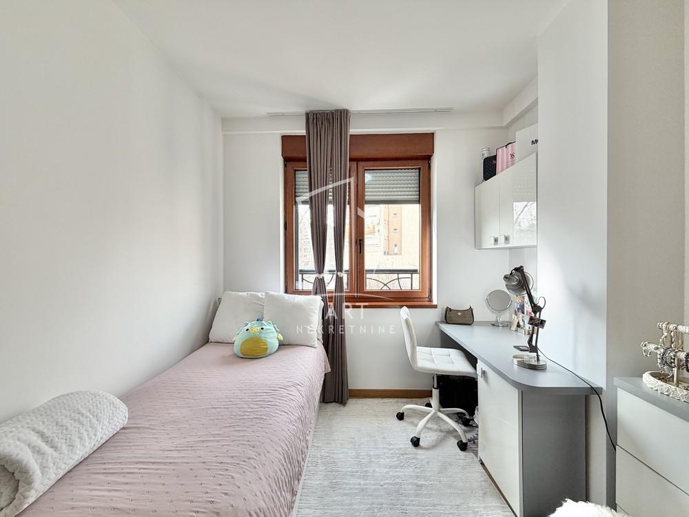 Stan na prodaju u Beogradu, Crveni Krst, cetvorosoban, 88m2, cena 380000 evra