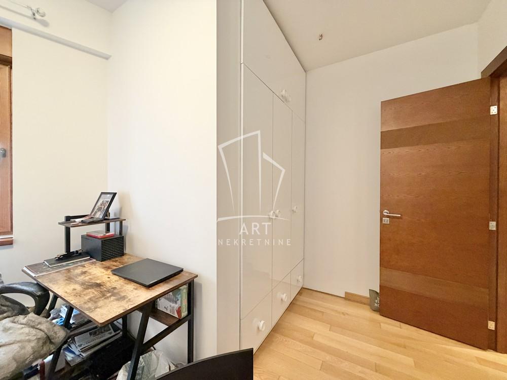 Stan na prodaju u Beogradu, Crveni Krst, cetvorosoban, 88m2, cena 380000 evra