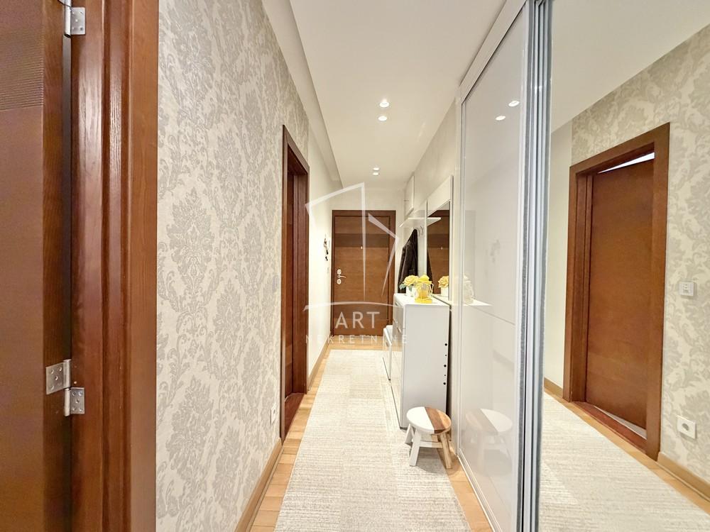 Stan na prodaju u Beogradu, Crveni Krst, cetvorosoban, 88m2, cena 380000 evra