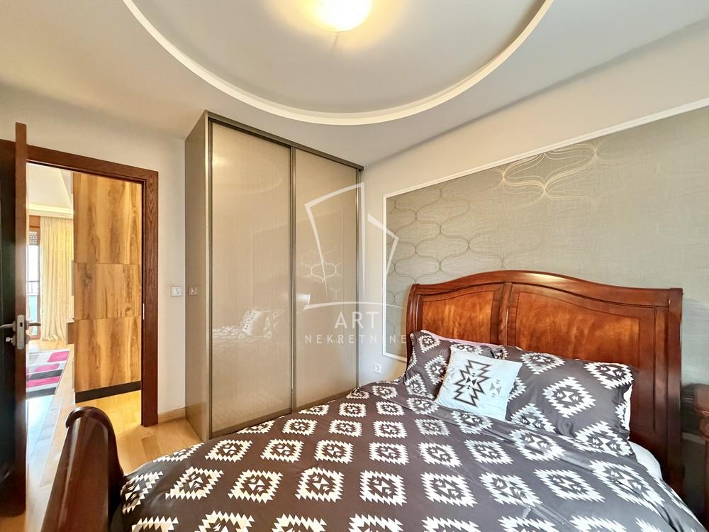 Stan na prodaju u Beogradu, Crveni Krst, cetvorosoban, 88m2, cena 380000 evra