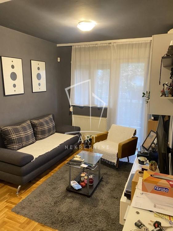 Stan na prodaju u Beogradu, Voždovac, jednoiposoban, 38m2, cena 152000 evra