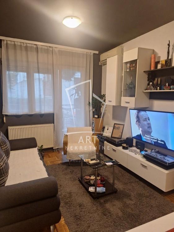 Stan na prodaju u Beogradu, Voždovac, jednoiposoban, 38m2, cena 152000 evra