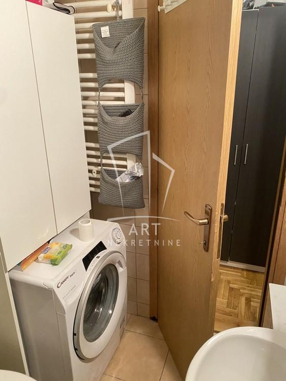 Stan na prodaju u Beogradu, Voždovac, jednoiposoban, 38m2, cena 152000 evra