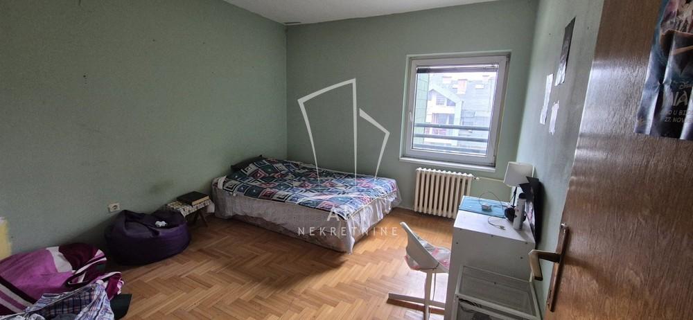 Stan na prodaju u Beogradu, Banovo brdo, dvoiposoban, 58m2, cena 173420 evra