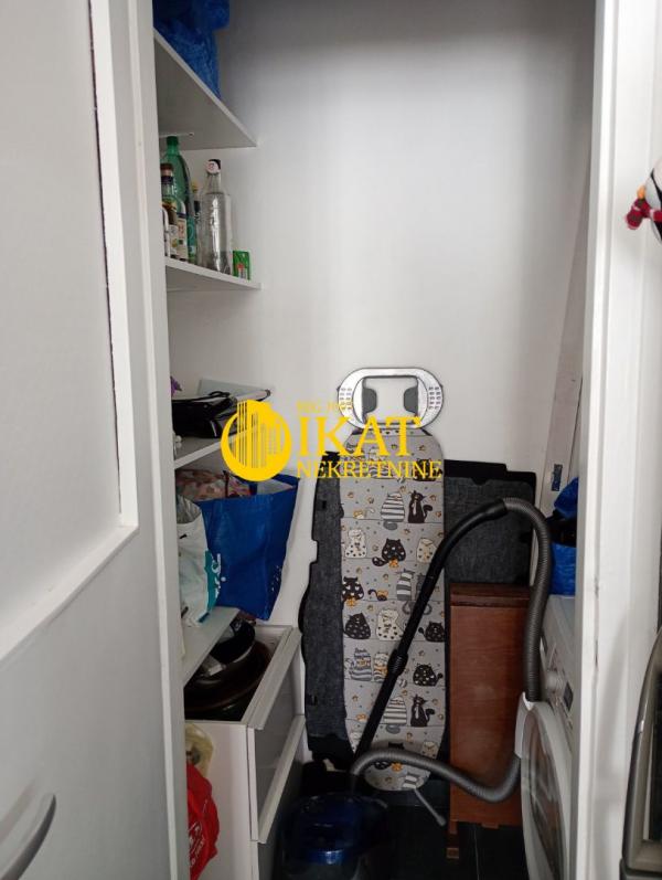 Stan na prodaju u Beogradu, Crveni Krst, trosoban, 69m2, cena 259000 evra