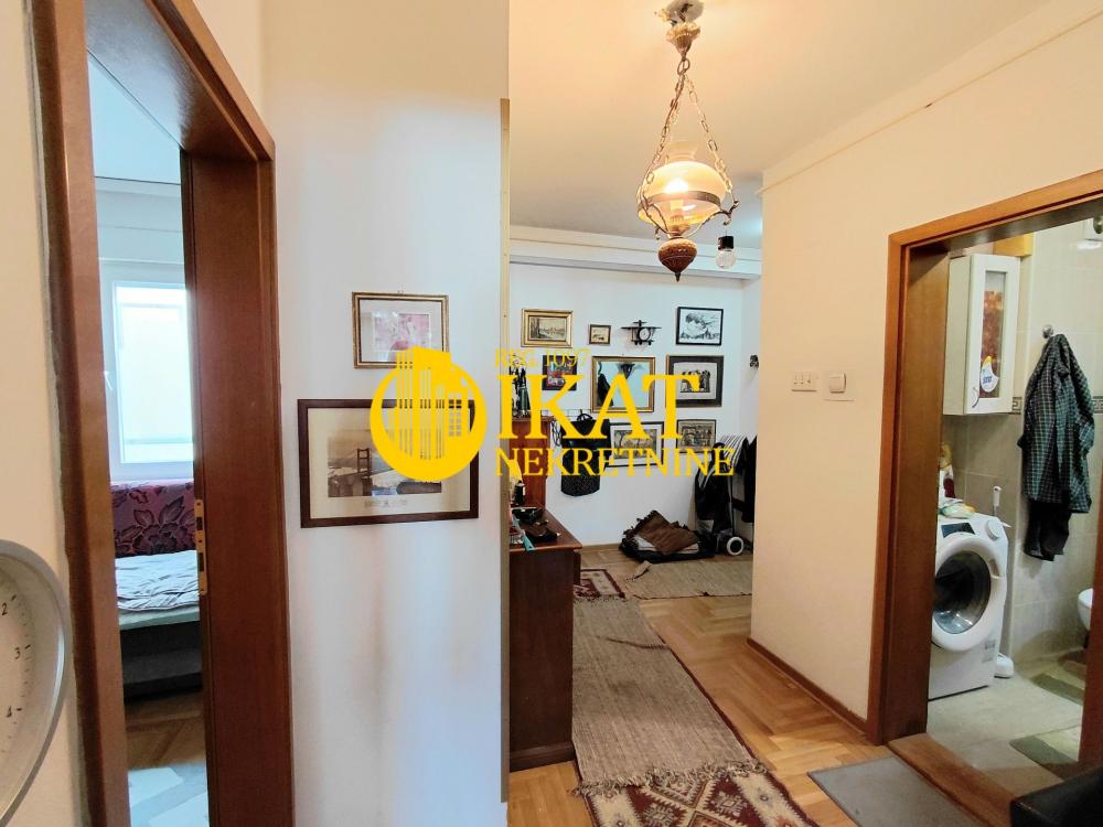 Stan na prodaju u Beogradu, Zvezdara, trosoban, 65m2, cena 234000 evra