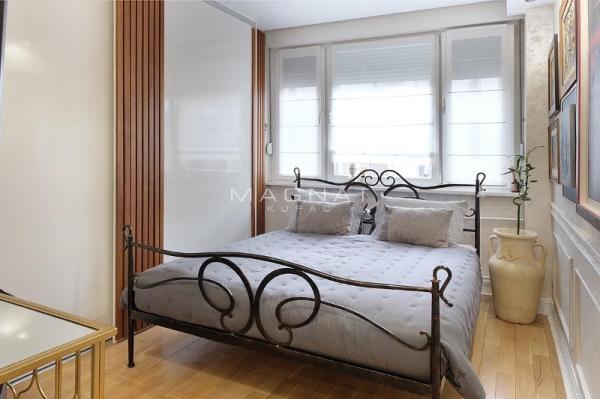 Stan na prodaju u Beogradu, Vračar (Hram), dvosoban, 70m2, cena 388000 evra