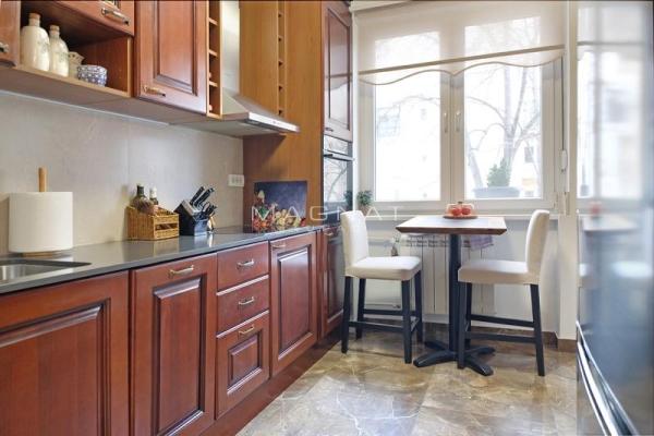 Stan na prodaju u Beogradu, Vračar (Hram), dvosoban, 70m2, cena 388000 evra