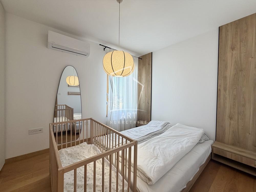 Stan na prodaju u Beogradu, Zemun, cetvorosoban, 115m2, cena 399000 evra