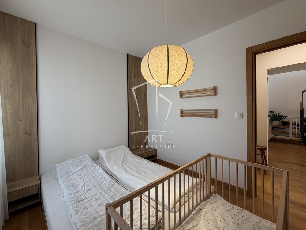 Stan na prodaju u Beogradu, Zemun, cetvorosoban, 115m2, cena 399000 evra