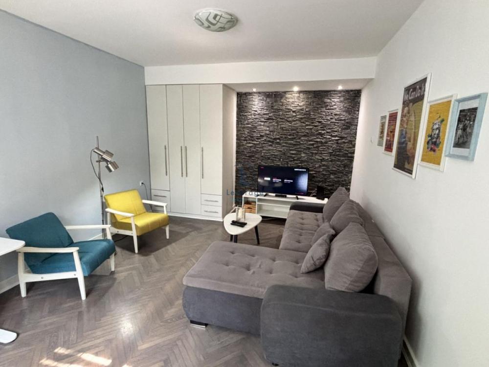 Stan na prodaju u Beogradu, Karaburma, dvoiposoban, 42m2, cena 120000 evra