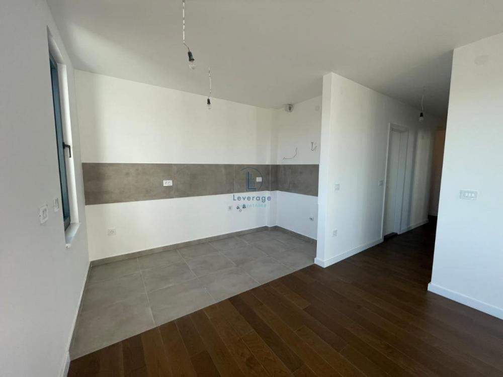 Stan na prodaju u Beogradu, Novi Beograd blok 58, cetvorosoban, 83m2, cena 390000 evra