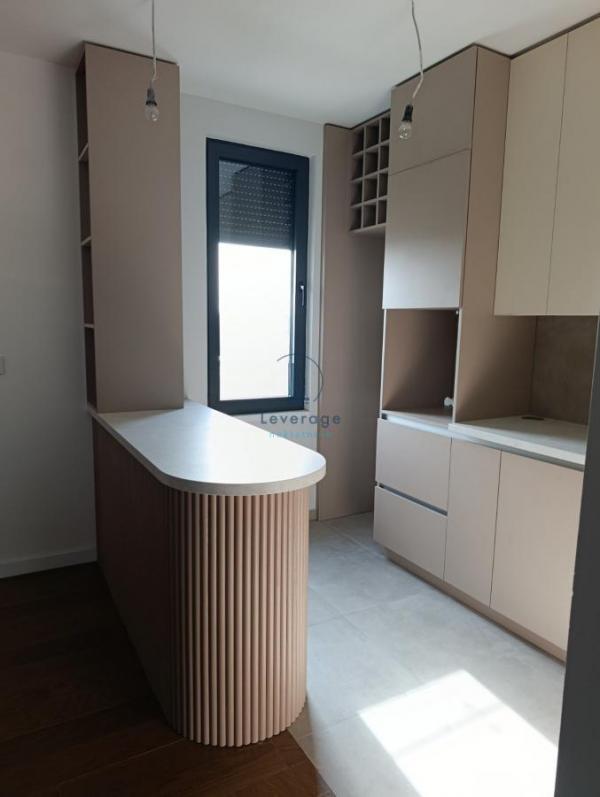 Stan na prodaju u Beogradu, Novi Beograd blok 58, cetvorosoban, 83m2, cena 390000 evra