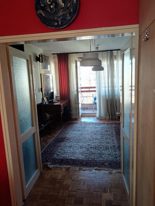 Stan na prodaju u Beogradu, Novi Beograd blok 70 (Kineski TC), dvosoban, 66m2, cena 245000 evra