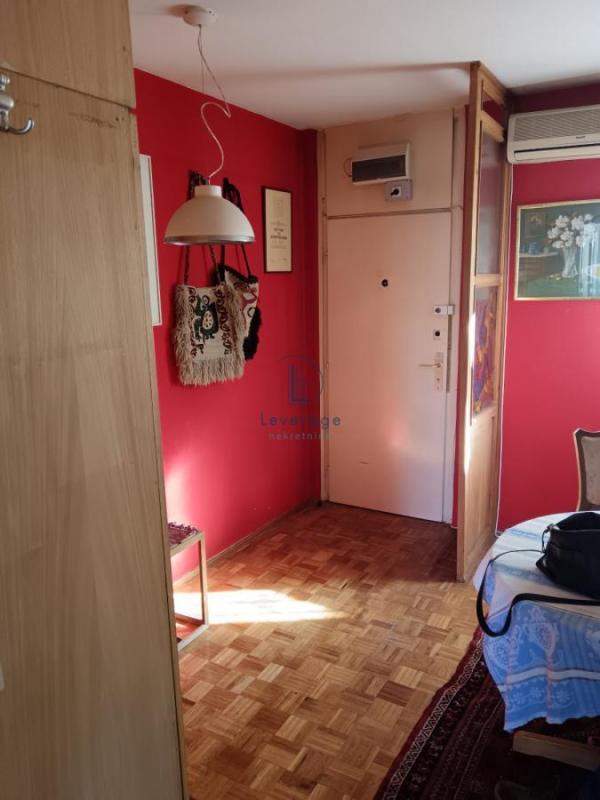 Stan na prodaju u Beogradu, Novi Beograd blok 70 (Kineski TC), dvosoban, 66m2, cena 245000 evra