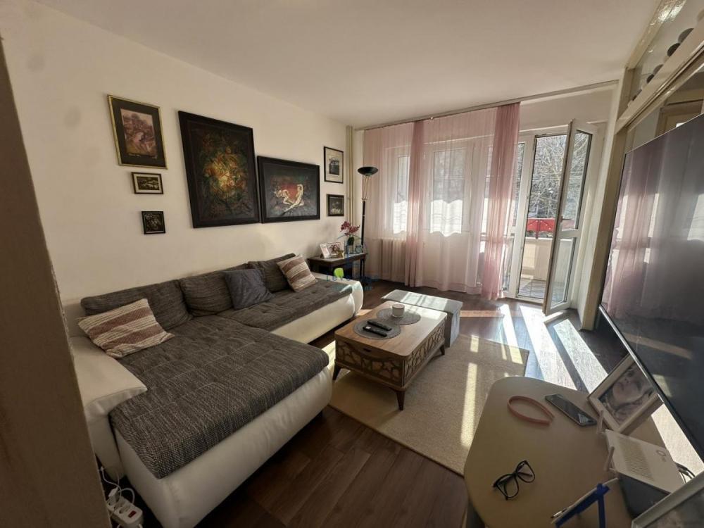 Stan na prodaju u Beogradu, Novi Beograd blok 63, dvosoban, 66m2, cena 220000 evra