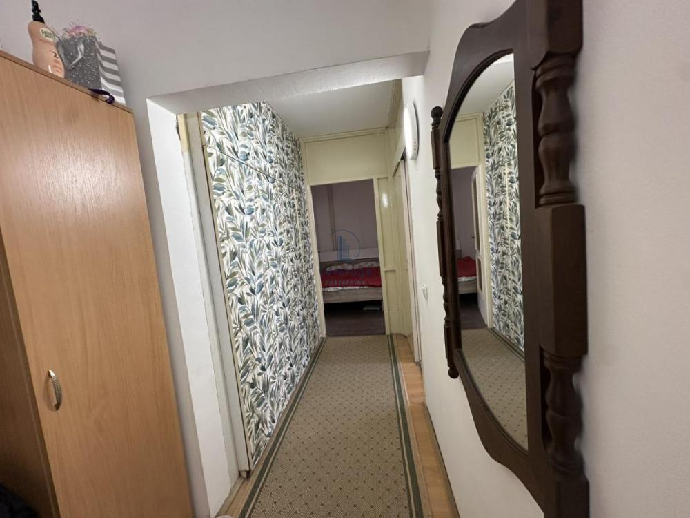 Stan na prodaju u Beogradu, Novi Beograd blok 63, dvosoban, 66m2, cena 220000 evra