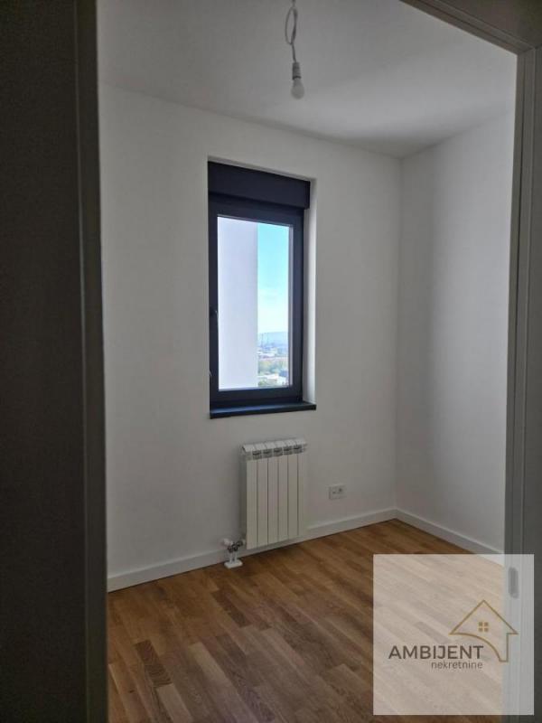 Stan na prodaju u Beogradu, Karaburma, cetvorosoban, 124m2, cena 347340 evra