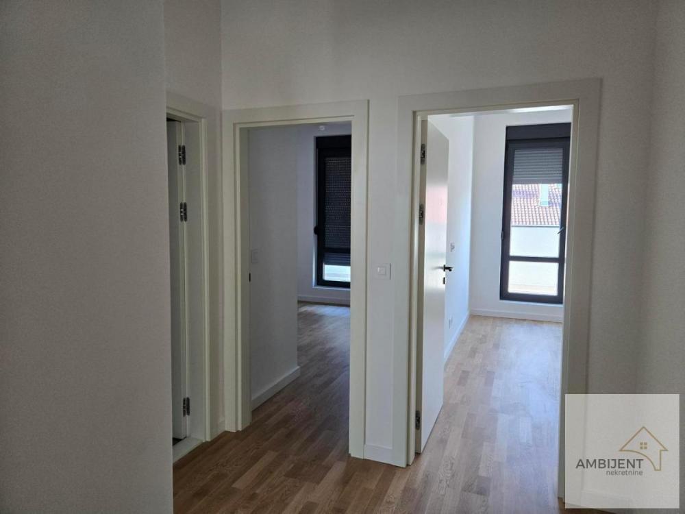 Stan na prodaju u Beogradu, Karaburma, cetvorosoban, 124m2, cena 347340 evra