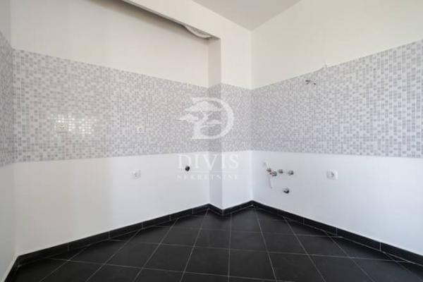 Stan na prodaju u Beogradu, Karaburma, trosoban, cena 297500 evra