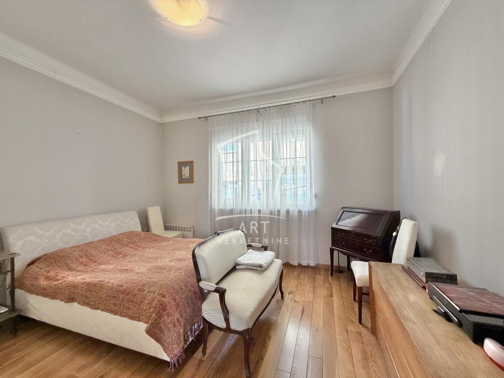 Stan na prodaju u Beogradu, Vračar, cetvorosoban, 117m2, cena 429000 evra