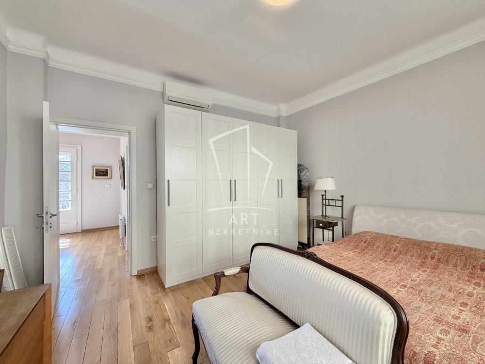 Stan na prodaju u Beogradu, Vračar, cetvorosoban, 117m2, cena 429000 evra