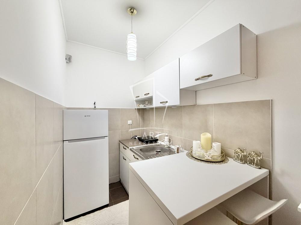 Stan na prodaju u Beogradu, Zvezdara, jednoiposoban, 30m2, cena 99000 evra