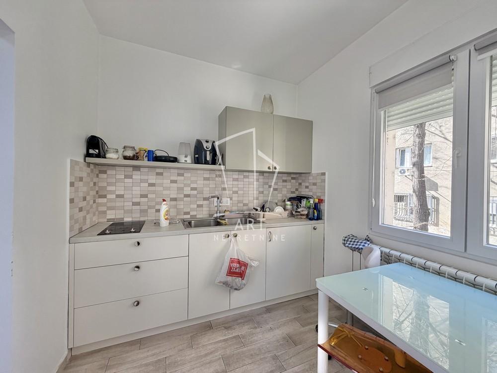 Stan na prodaju u Beogradu, Palilula, cetvorosoban, 92m2, cena 350000 evra