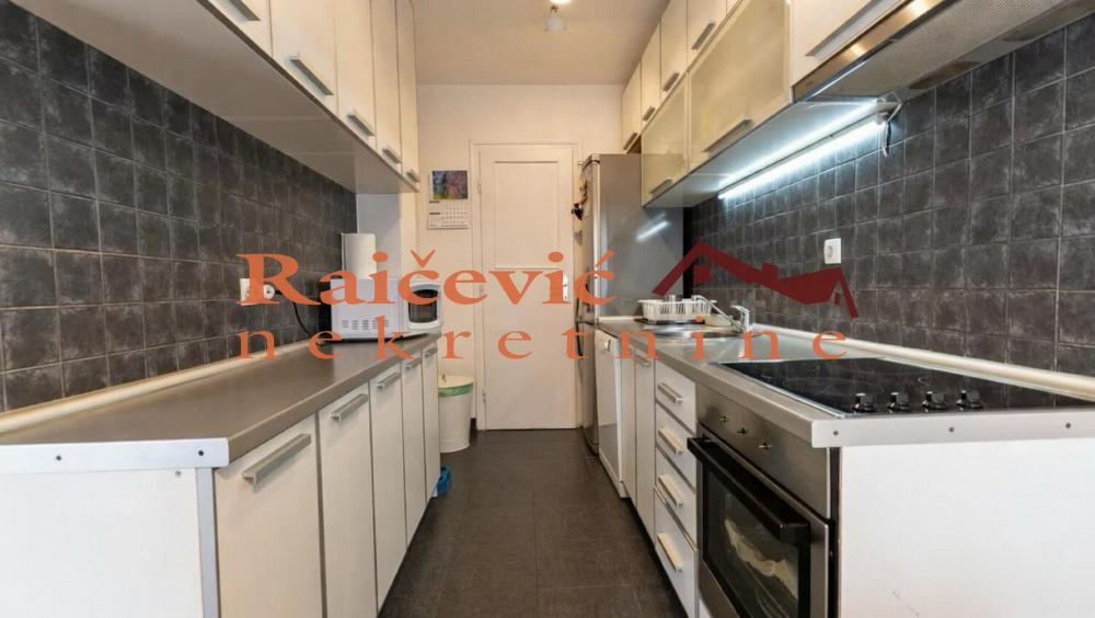 Stan na prodaju u Beogradu, Crveni Krst, trosoban, 69m2, cena 259000 evra