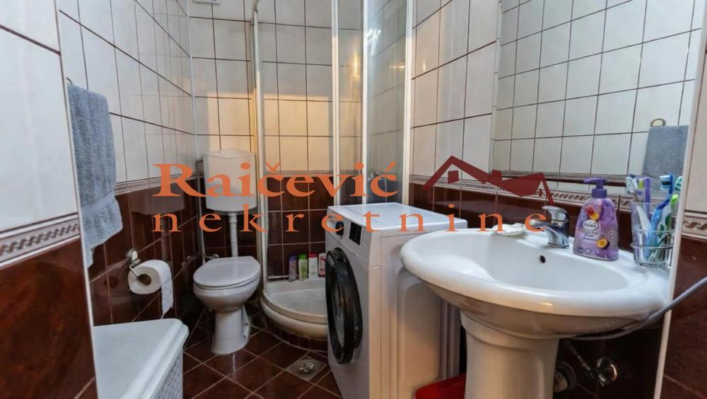 Stan na prodaju u Beogradu, Crveni Krst, trosoban, 69m2, cena 259000 evra