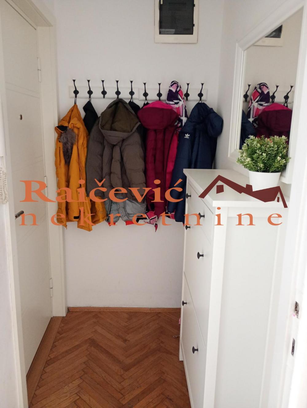 Stan na prodaju u Beogradu, Crveni Krst, trosoban, 69m2, cena 259000 evra