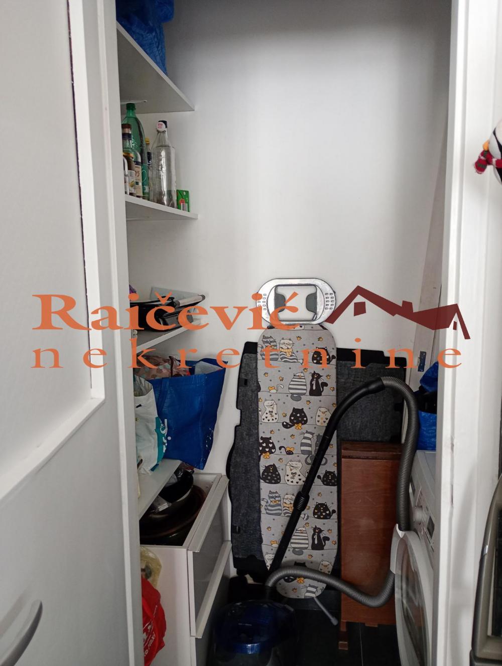 Stan na prodaju u Beogradu, Crveni Krst, trosoban, 69m2, cena 259000 evra