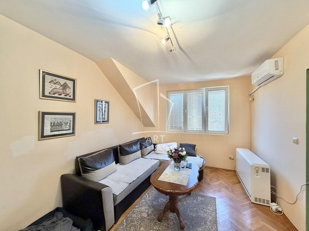 Stan na prodaju u Beogradu, Zemun, dvosoban, 54m2, cena 110000 evra