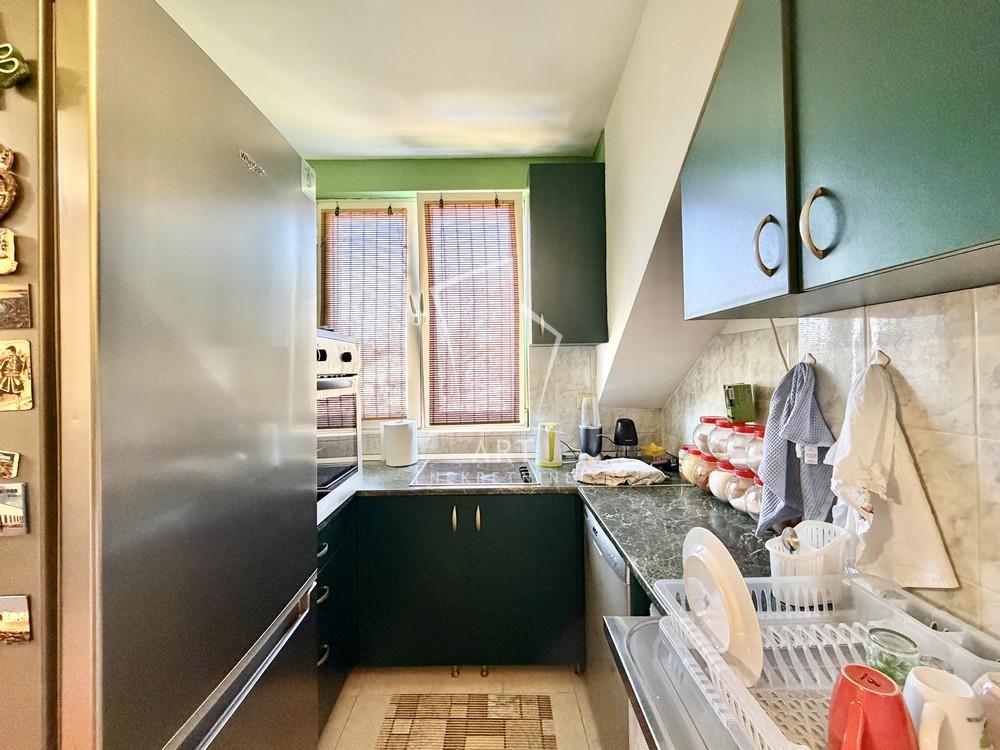 Stan na prodaju u Beogradu, Zemun, dvosoban, 54m2, cena 110000 evra