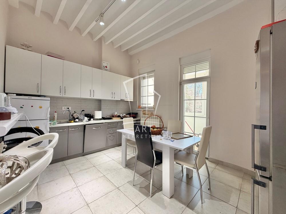 Stan na prodaju u Beogradu, Stari grad, 227m2, cena 995000 evra