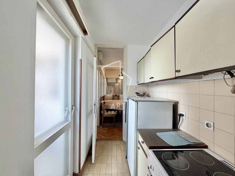 Stan na prodaju u Beogradu, Meandri, trosoban, 63m2, cena 225000 evra