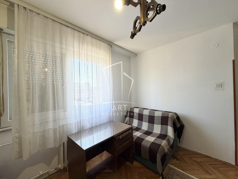 Stan na prodaju u Beogradu, Meandri, trosoban, 63m2, cena 225000 evra