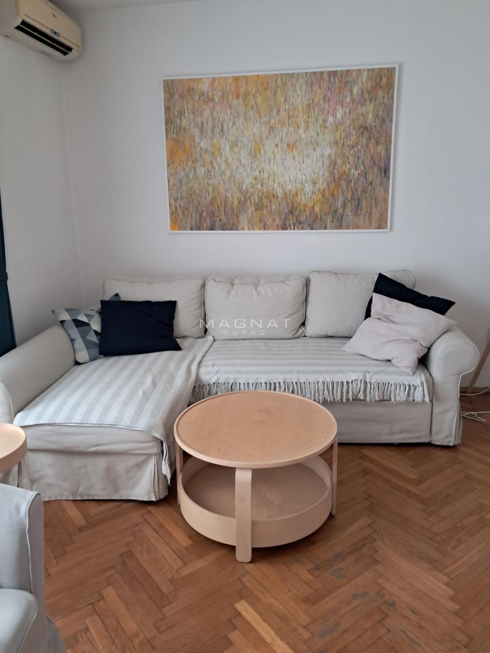 Stan na prodaju u Beogradu, Vračar, trosoban, 70m2, cena 259000 evra