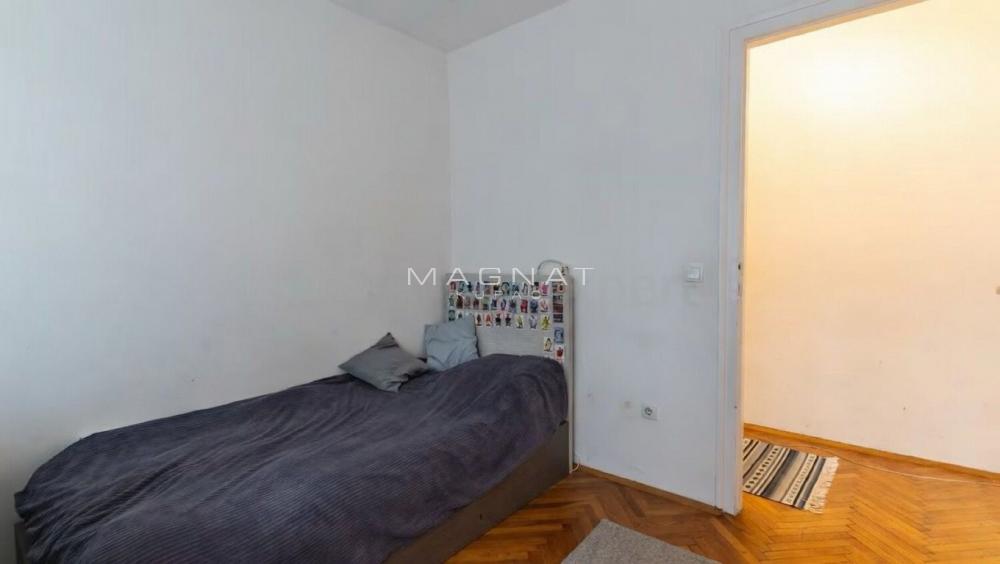 Stan na prodaju u Beogradu, Vračar, trosoban, 70m2, cena 259000 evra