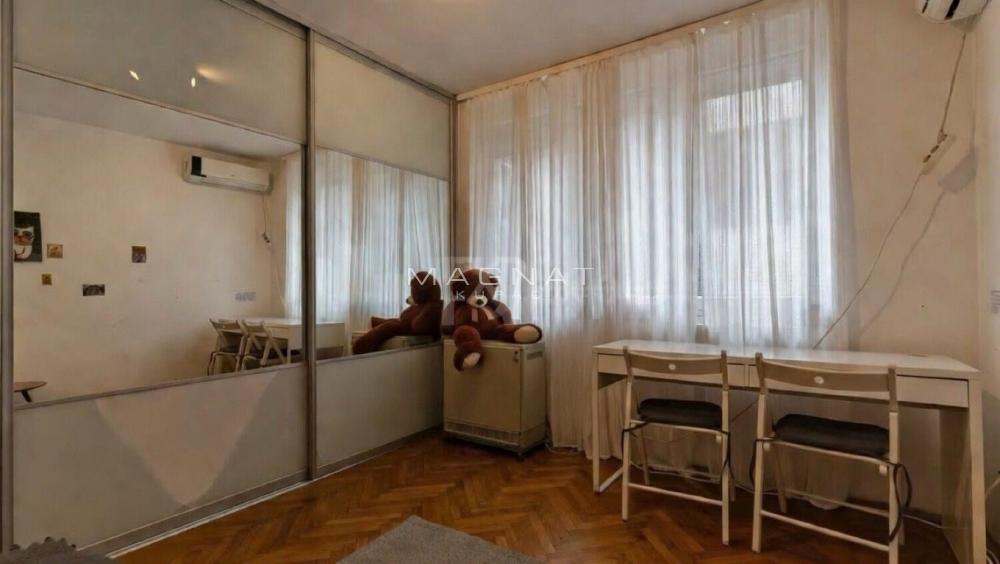 Stan na prodaju u Beogradu, Vračar, trosoban, 70m2, cena 259000 evra