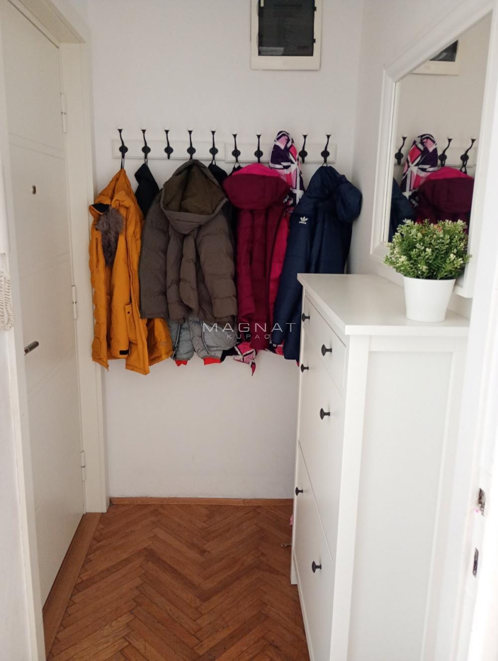 Stan na prodaju u Beogradu, Vračar, trosoban, 70m2, cena 259000 evra