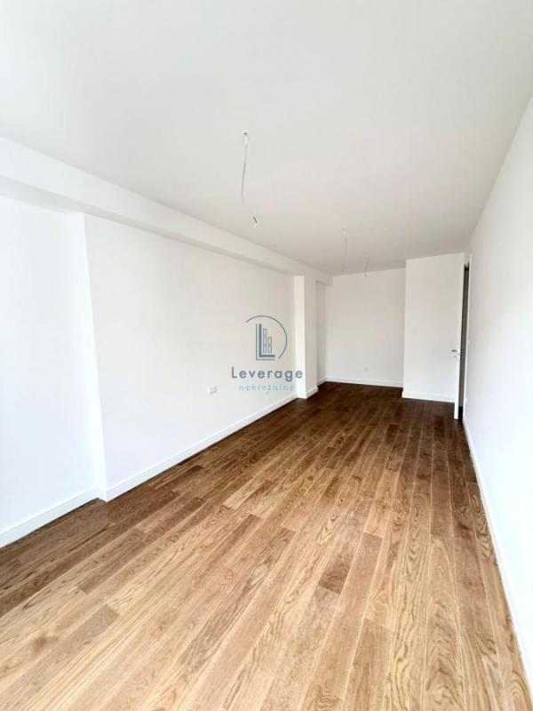 Stan na prodaju u Beogradu, Kalenić pijaca, cetvorosoban, 130m2, cena 509000 evra