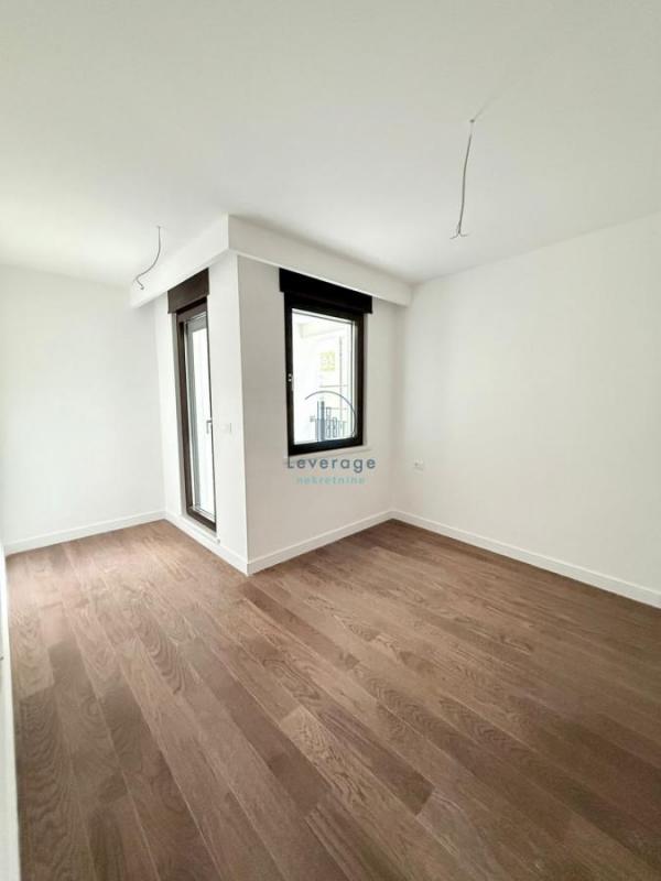 Stan na prodaju u Beogradu, Kalenić pijaca, cetvorosoban, 130m2, cena 509000 evra