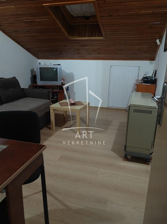 Stan na prodaju u Beogradu, Čukarica, trosoban, 85m2, cena 143000 evra