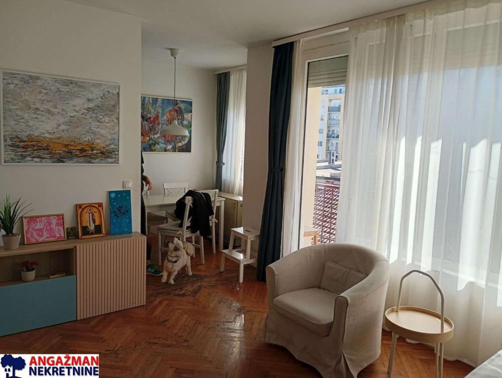 Stan na prodaju u Beogradu, Čubura, trosoban, 64m2, cena 259000 evra