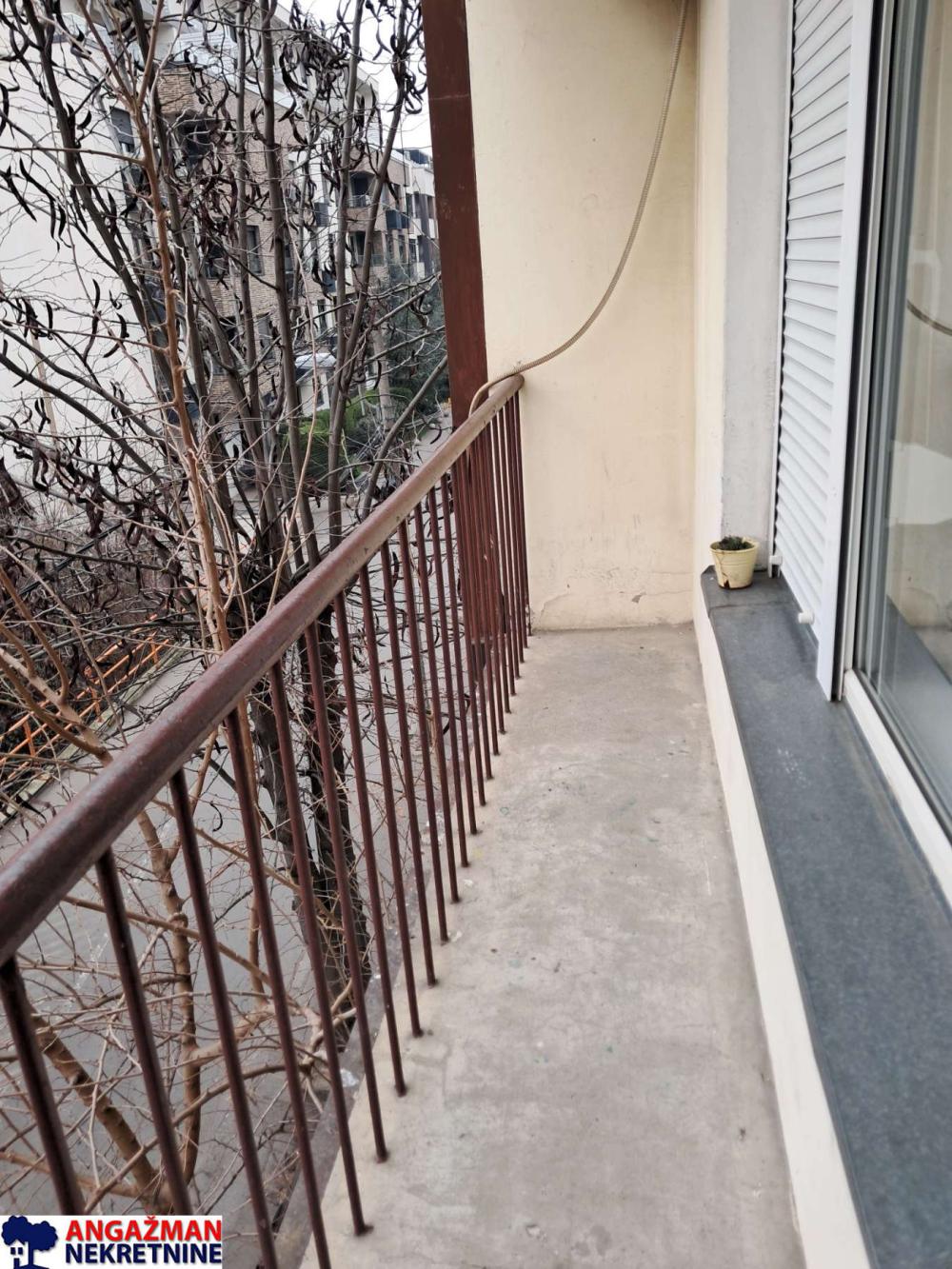 Stan na prodaju u Beogradu, Čubura, trosoban, 64m2, cena 259000 evra