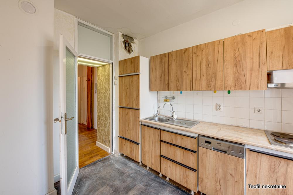 Stan na prodaju u Beogradu, Zemun, dvoiposoban, 78m2, cena 280000 evra