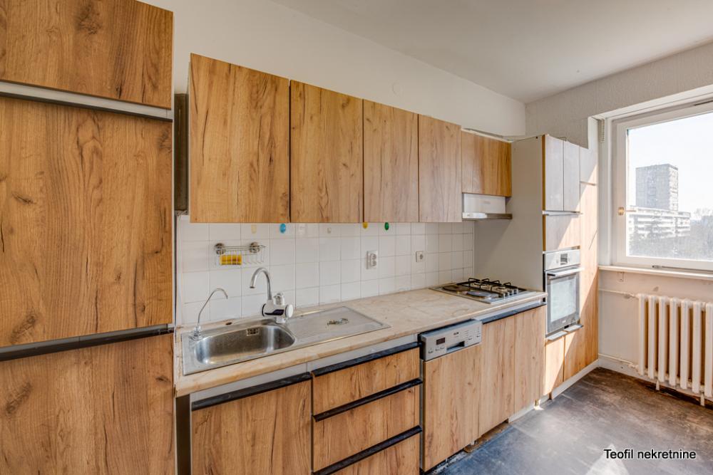 Stan na prodaju u Beogradu, Zemun, dvoiposoban, 78m2, cena 280000 evra