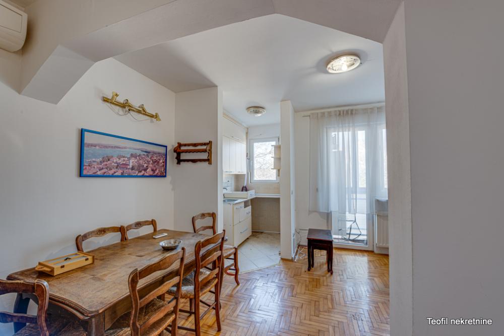 Stan na prodaju u Beogradu, Zemun, jednoiposoban, 32m2, cena 115000 evra