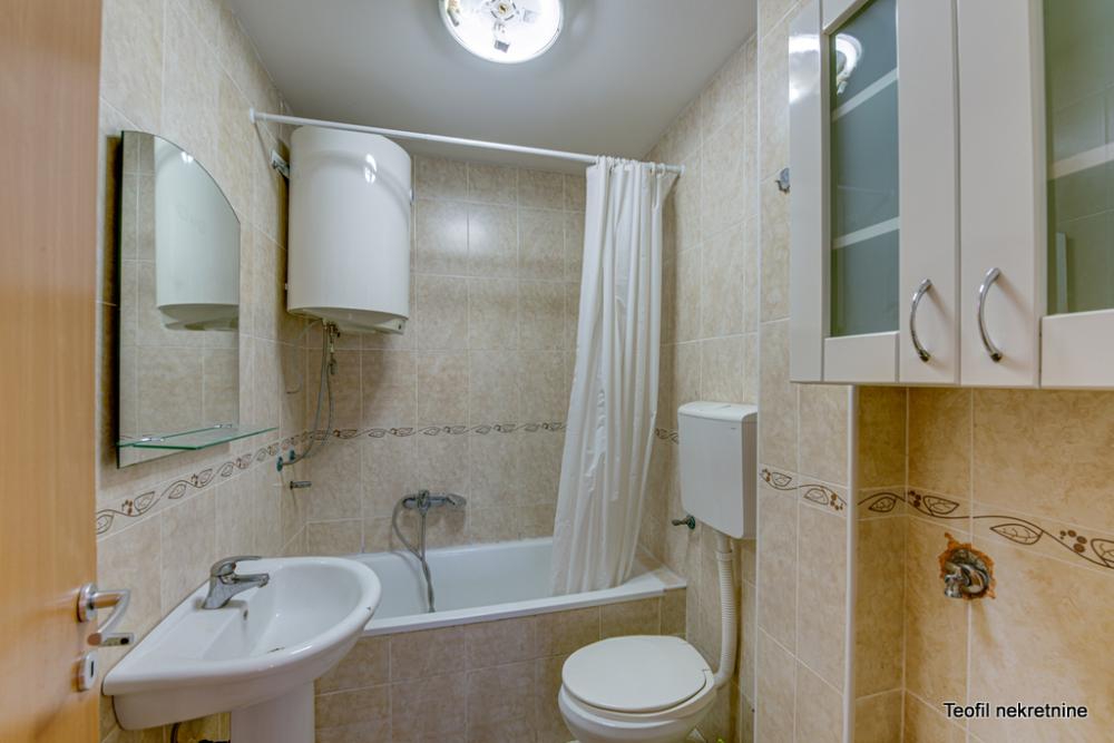 Stan na prodaju u Beogradu, Zemun, jednoiposoban, 32m2, cena 115000 evra